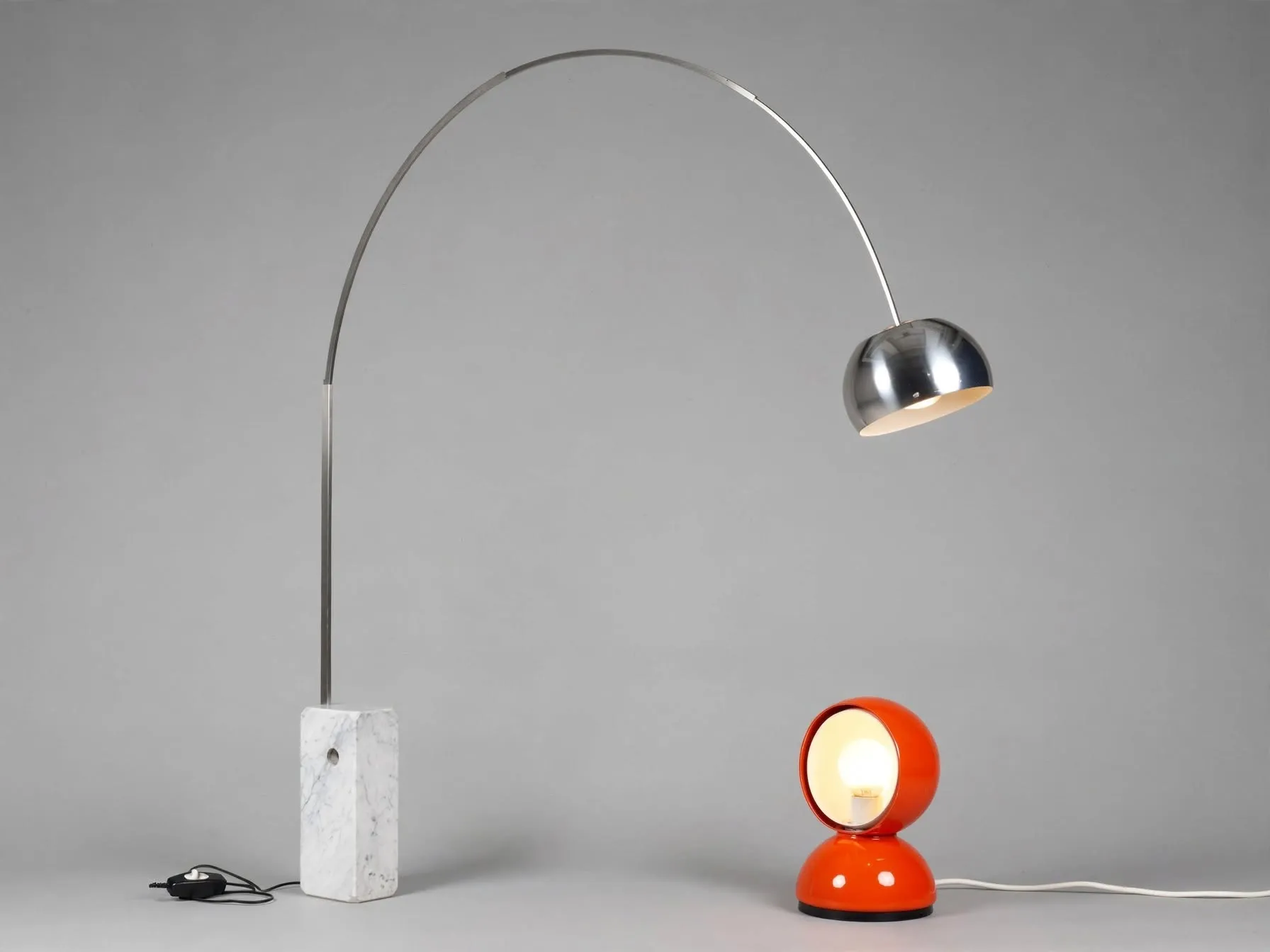 Lampes iconiques italiennes des années 1960 : lampadaire Arco par Flos et lampe à poser Eclisse par Artemide