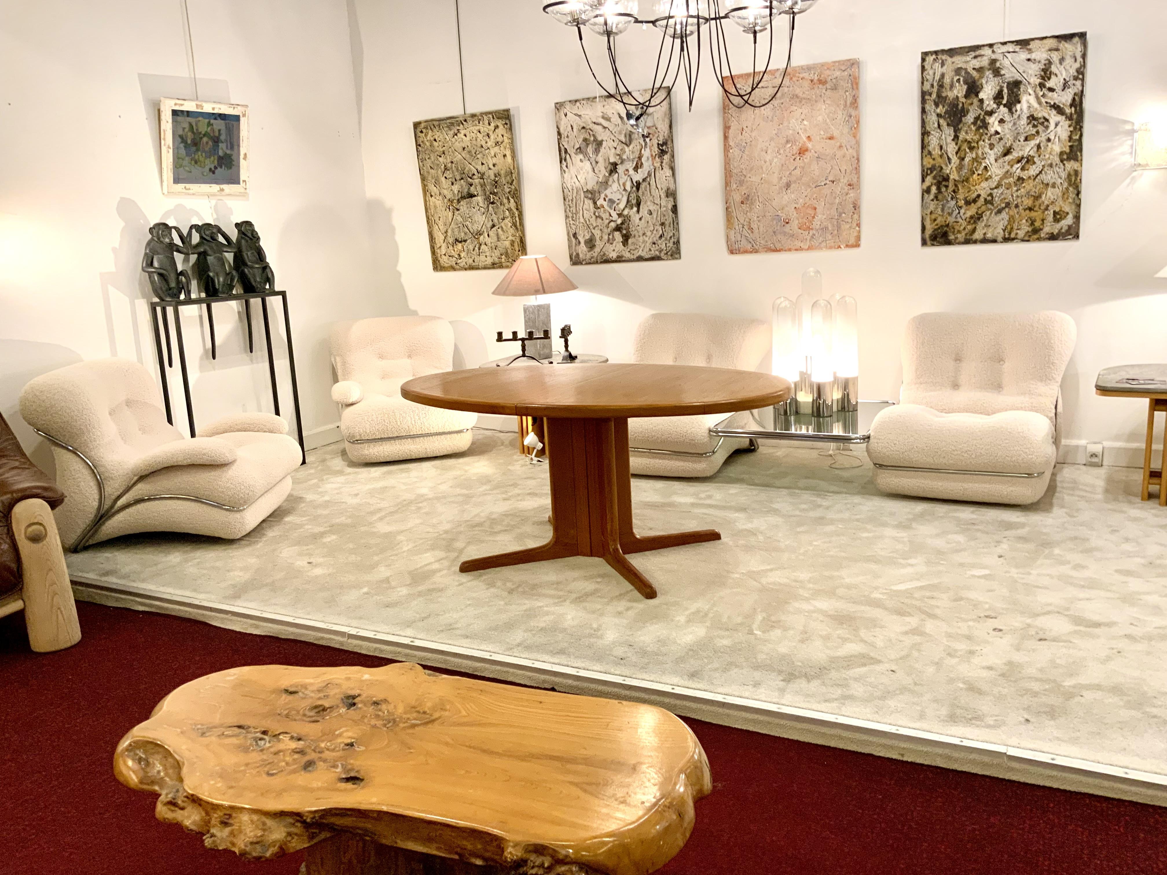 Salon modulable italien annees 1970 avec elements en chrome et table basse suspendue en verre fume
